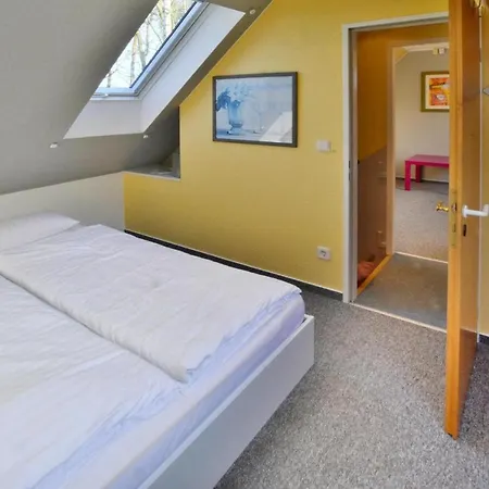 Holiday Home, Sarbinowo 度假居 *